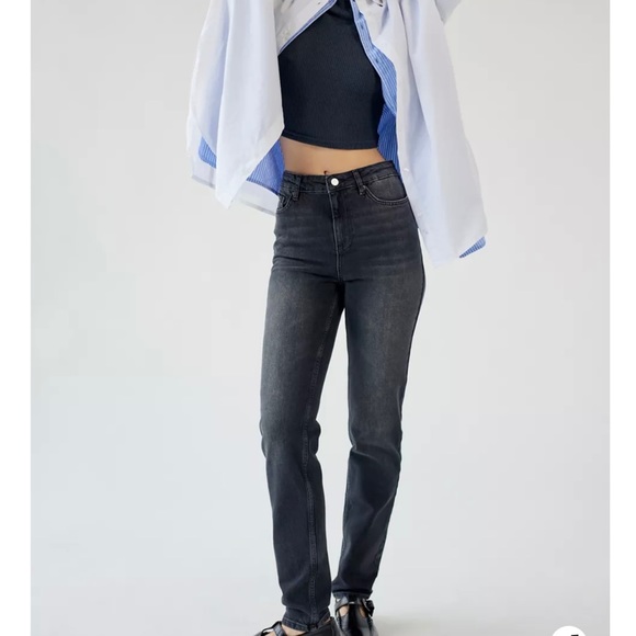 BDG Jeans Pre loved Slim Stretch in great condition. - Picture 2 of 8